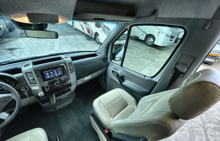 SWIVEL CAPTAINS CHAIRS