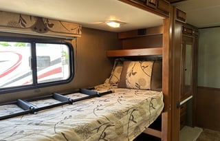* 2013 Tiffin Allegro Open Road qba with BUNKS *