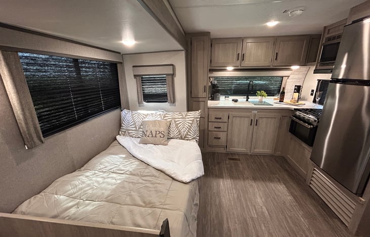 Dinette Converts to Full Size Bed