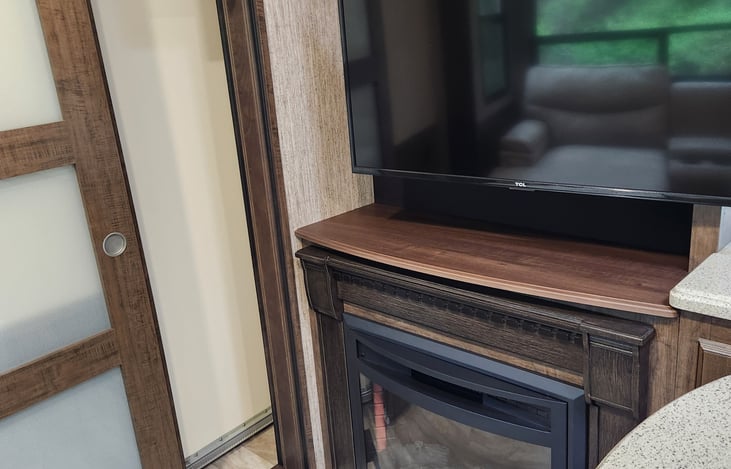 Fireplace/ Entertainment area