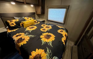 Ideal Family Getaway-Bunks (6 beds) solar, pets ok