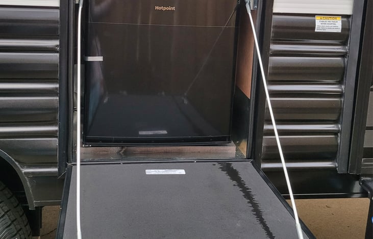 Outside Minnie fredrator.