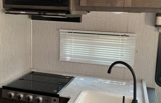 2021 Coachmen RV Leprechaun 270QB(Paris) Ford 350