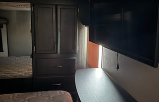 Modern & Cozy Couples Getaway Fifthwheel