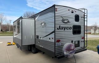 Sunny’s Family & Pet Friendly Adventure RV