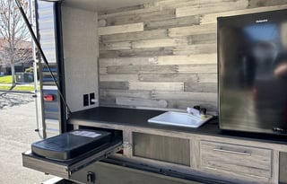 2021 Crossroads–Bunkhouse & Outdoor Kitchen-Slps 8