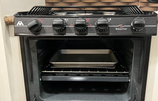 "Lucy" 2014 Thor Motor Coach Four Winds 26A