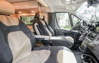 180 WEEKEDAYS ! Sleeps 4/SEATS 4 pop up tent