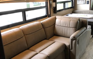 2019 Thor Hurricane 35M