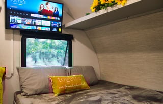 Bunk Beds!  Easy Tow! Sleeps 4 or 5!