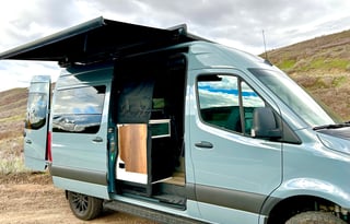 Storyteller Overland 4x4 Stealth Mode