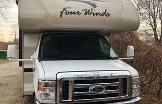 John‘s Thor Motor Coach Four Winds 22E