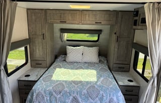 2023 Forest River RV Surveyor Legend 240BHLE