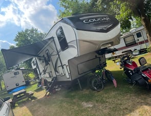 Keystone RV Cougar Half-Ton 32BHS