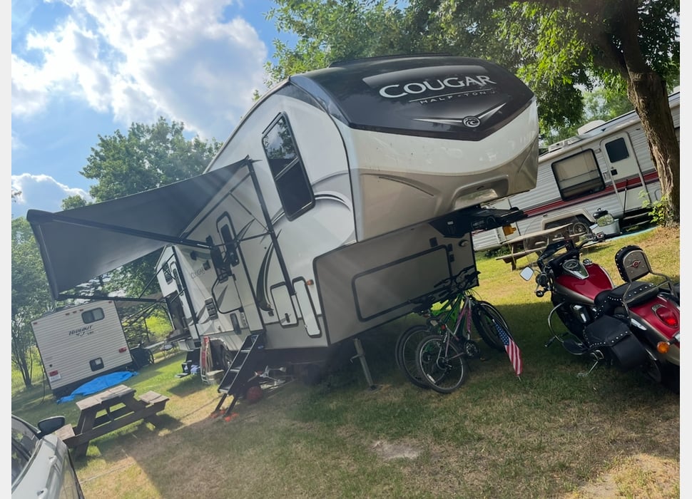 Fifth Wheel rentals in Jenison
