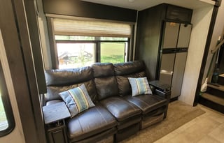 Mayeux Adventure with your kids and pets!