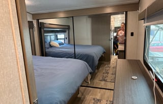 Special Labor Day Pricing!!! 5th Wheel Living