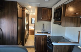 2020 Winnebago 32ft Bunkhouse *Unlimited miles*