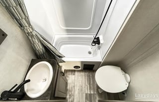 2022 Carbon 398 Toy Hauler