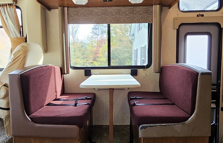 Dinette that converts to twin bed