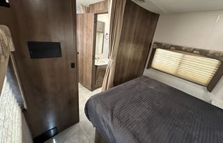 Coachmen RV Freelander 27QB Chevy 4500 (CA)