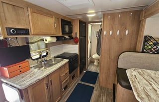 2019 21ft Winnebago with Bunks!