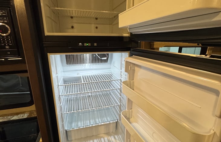 Very spacious fridge and freezer!