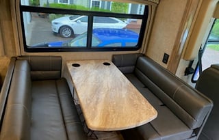 2020 Thor Motor Coach Miramar - 37.1 foot