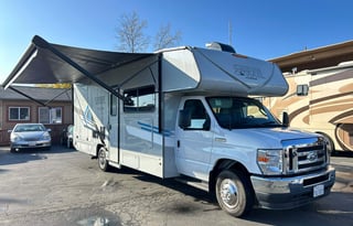 Modern Family Suite Basecamp 26'CrossTrail Class C
