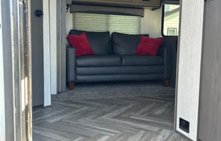 Beautiful 2020 Shadow Cruise travel trailer!