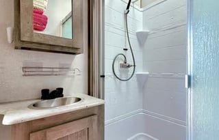 'Hilda' 2020 Wildwood Heritage Glen 378FL