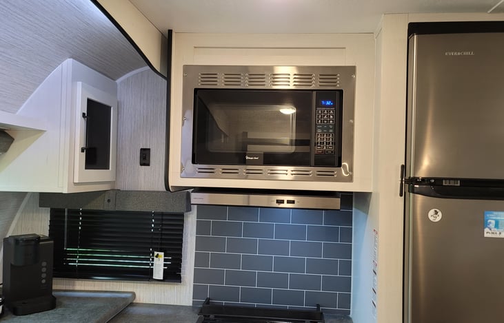 Use the microwave for those quick meals or popcorn for when your on the go or movie night.