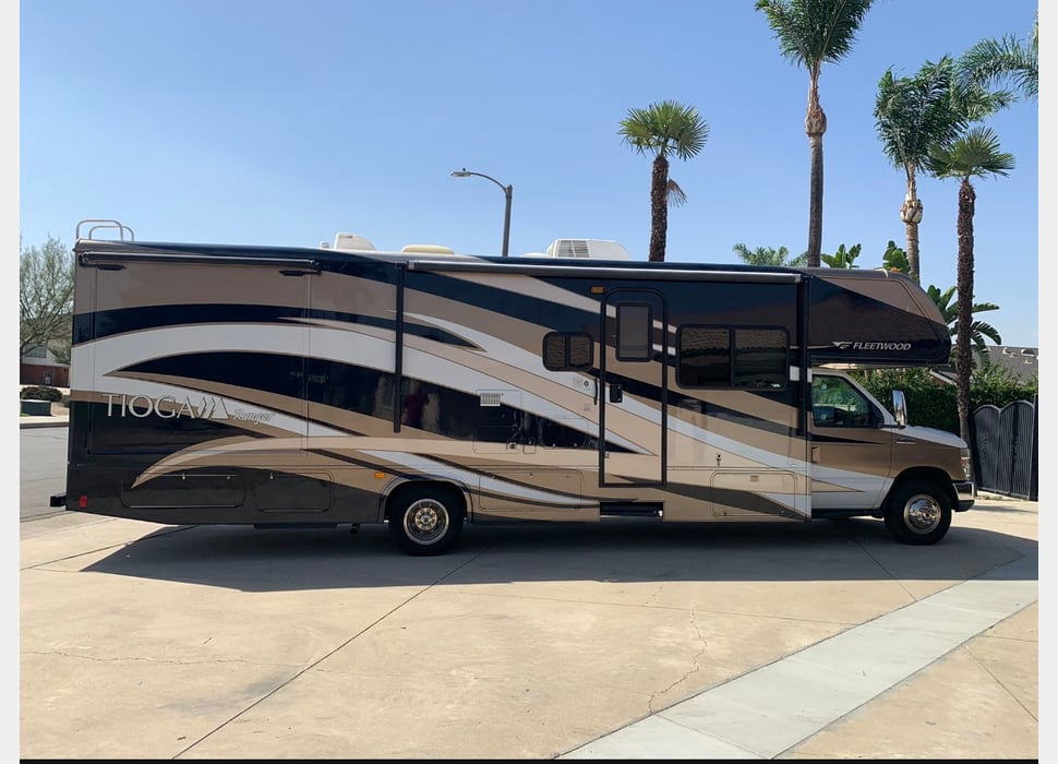Class C Motor Home rentals in Ontario