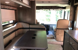 2016 Winnebago Brave 27b