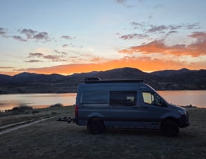 Winnebago Revel 44E