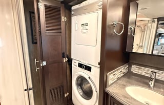 Bershire XLT 45CA Bunks 2 Full Baths