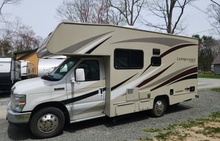 Leprechaun-Pet-Friendly Class C Made for Exploring