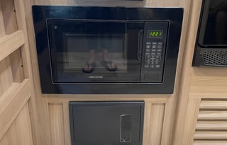 Sandy Cheeks RV Rentals Coleman(Delivery Only )