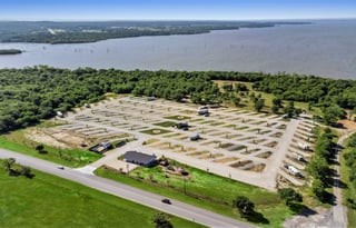 2B 1.5B Living converts to bedroom goose box pull