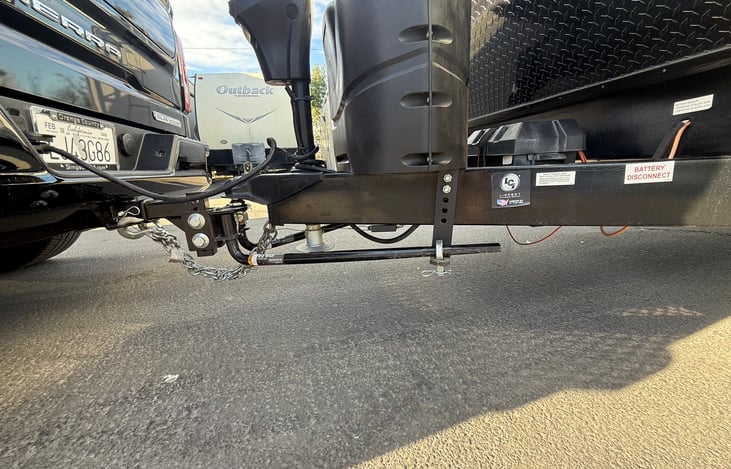 Weight distribution hitch