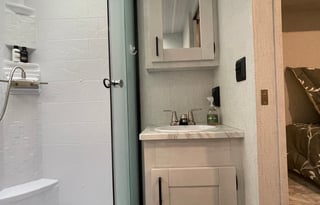 2022 EAST TO WEST Entrada 3100FB