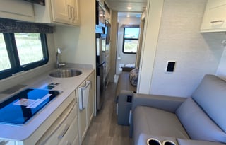 West Coast Getaway Glamper - Tiffin Wayfarer!