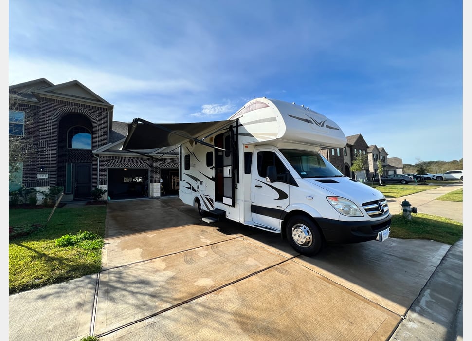 Class C Motor Home rentals in Houston