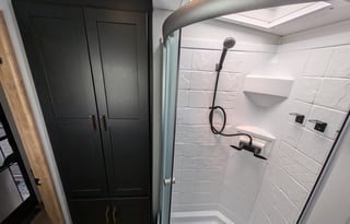 Outback: Chef's kitchen, King bed, 3 slides, Solar