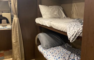 Elegant Class C Motorhome – Explore the Rockies