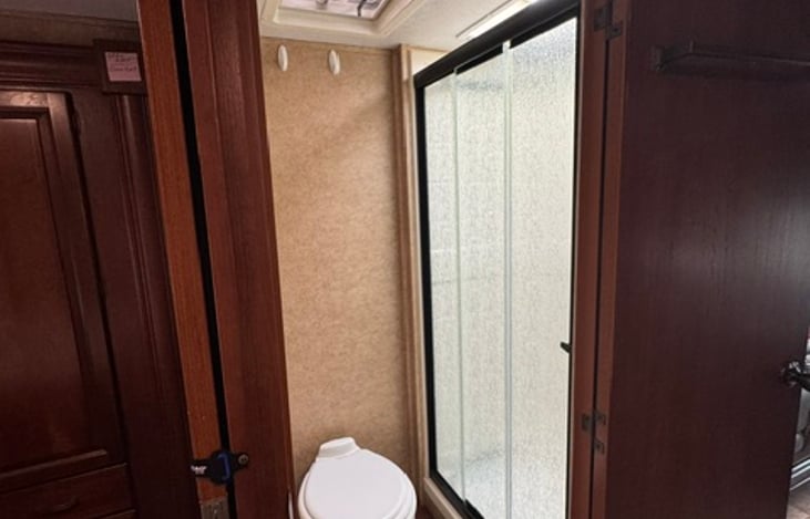 Bathroom with fullshower.
