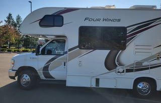 [Memorial Sale] Majestic Spirit - 6 seater
