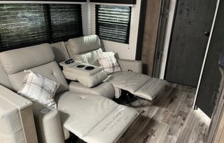 BUMBLE BEACH W/ KING BEG