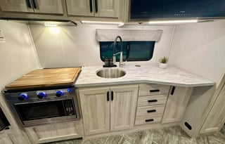 Clean&Comfortable 2023 Forest River Sunseeker LE