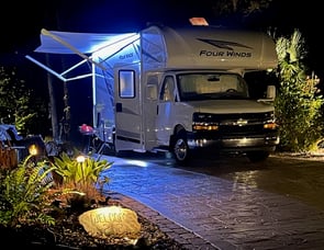 Thor Motor Coach Four Winds 22B Chevy